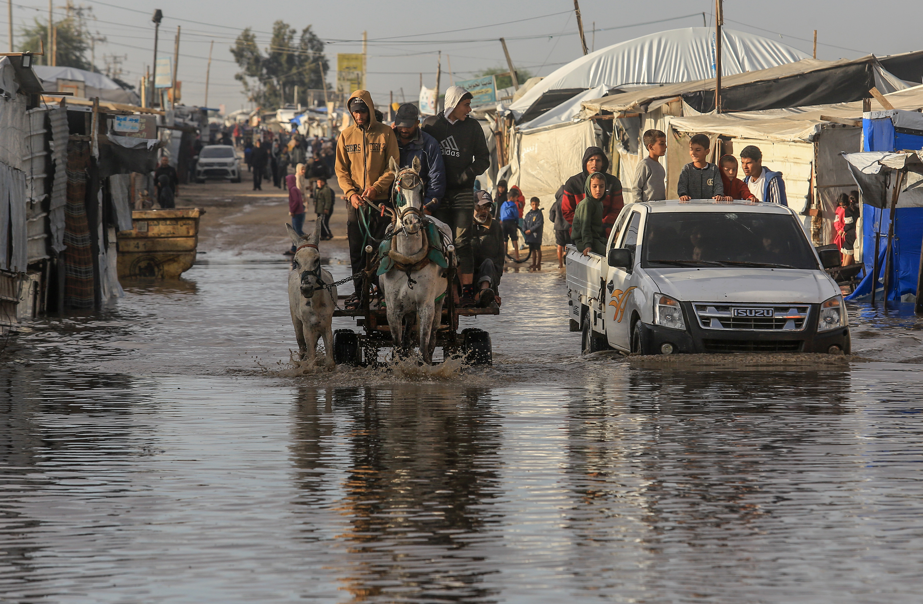 A A 20251115 39713967 39713944 G A Z Z E D E B I R I K E N Y A G M U R S U L A R I C A D I R L A R D A K A L A N F I L I S T I N L I L E R I N Y A S A M I N I Z O R L A S T I R D I