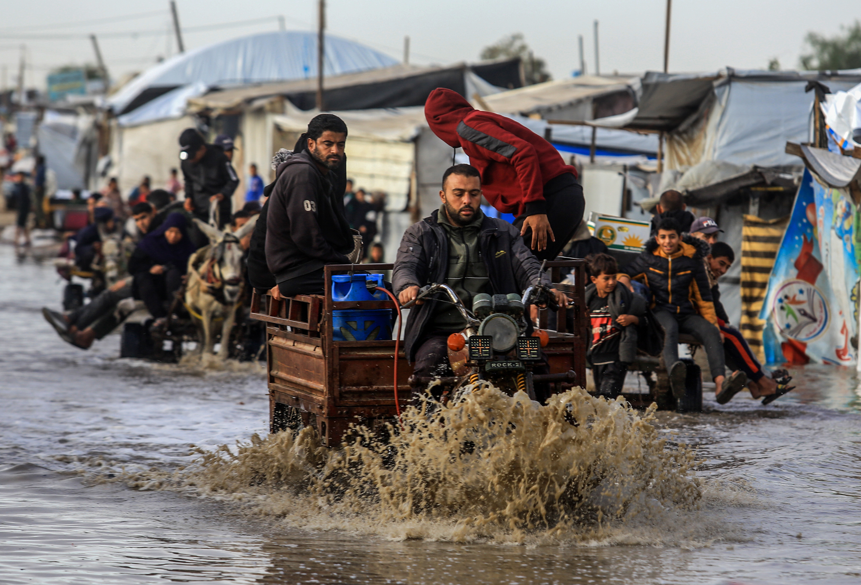 A A 20251115 39713967 39713961 G A Z Z E D E B I R I K E N Y A G M U R S U L A R I C A D I R L A R D A K A L A N F I L I S T I N L I L E R I N Y A S A M I N I Z O R L A S T I R D I