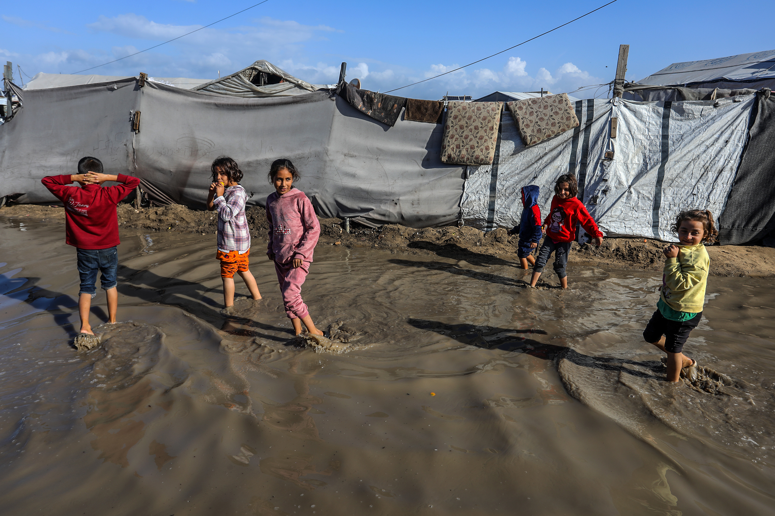 A A 20251115 39713967 39713963 G A Z Z E D E B I R I K E N Y A G M U R S U L A R I C A D I R L A R D A K A L A N F I L I S T I N L I L E R I N Y A S A M I N I Z O R L A S T I R D I