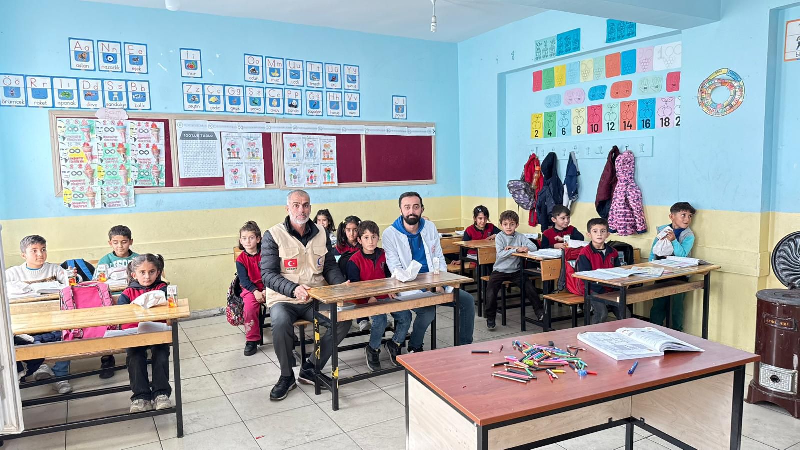 Cansuyu Derneği Batman'da Eğitim Ve Kış Desteğini Sürdürüyor (3)