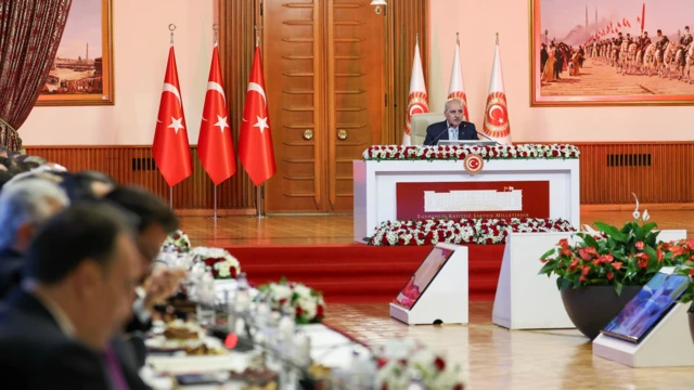 Cengiz Çandar Yine Pkk Ağzıyla Konuştu! “41 Sene Süren Kürt Isyanı” Dedi “Kimine Göre Terör” Dedi…