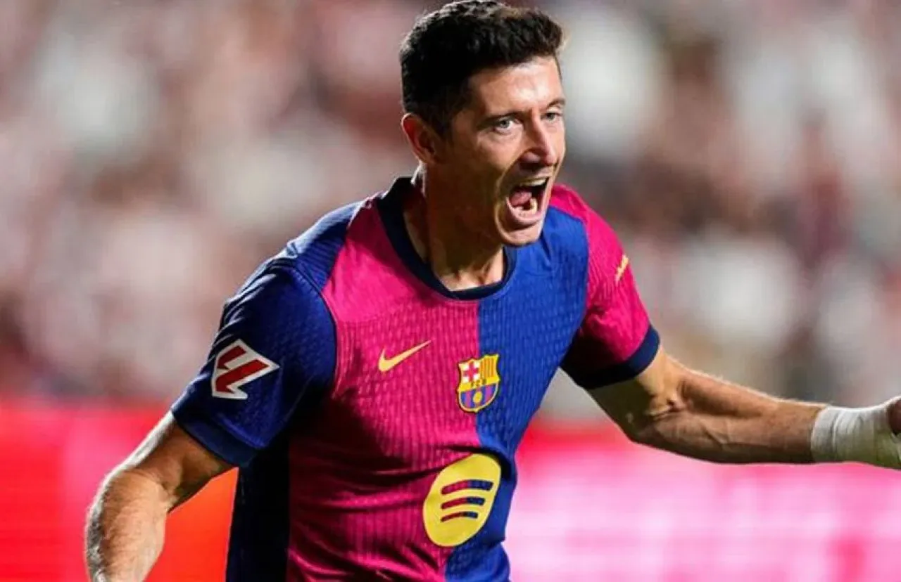 Fenerbahçe, Lewandowski Transferini Bitirdi Mi Saran'la Fotoğrafı Sosyal Medyayı Kavurdu! (4)-1