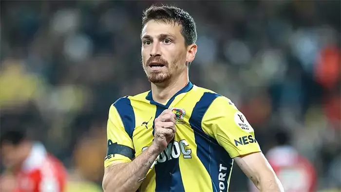 Fenerbahçe'nin Kaptanı Umreye Gitti! Mert Hakan Yandaş'tan Kabe Paylaşımı (1)-1