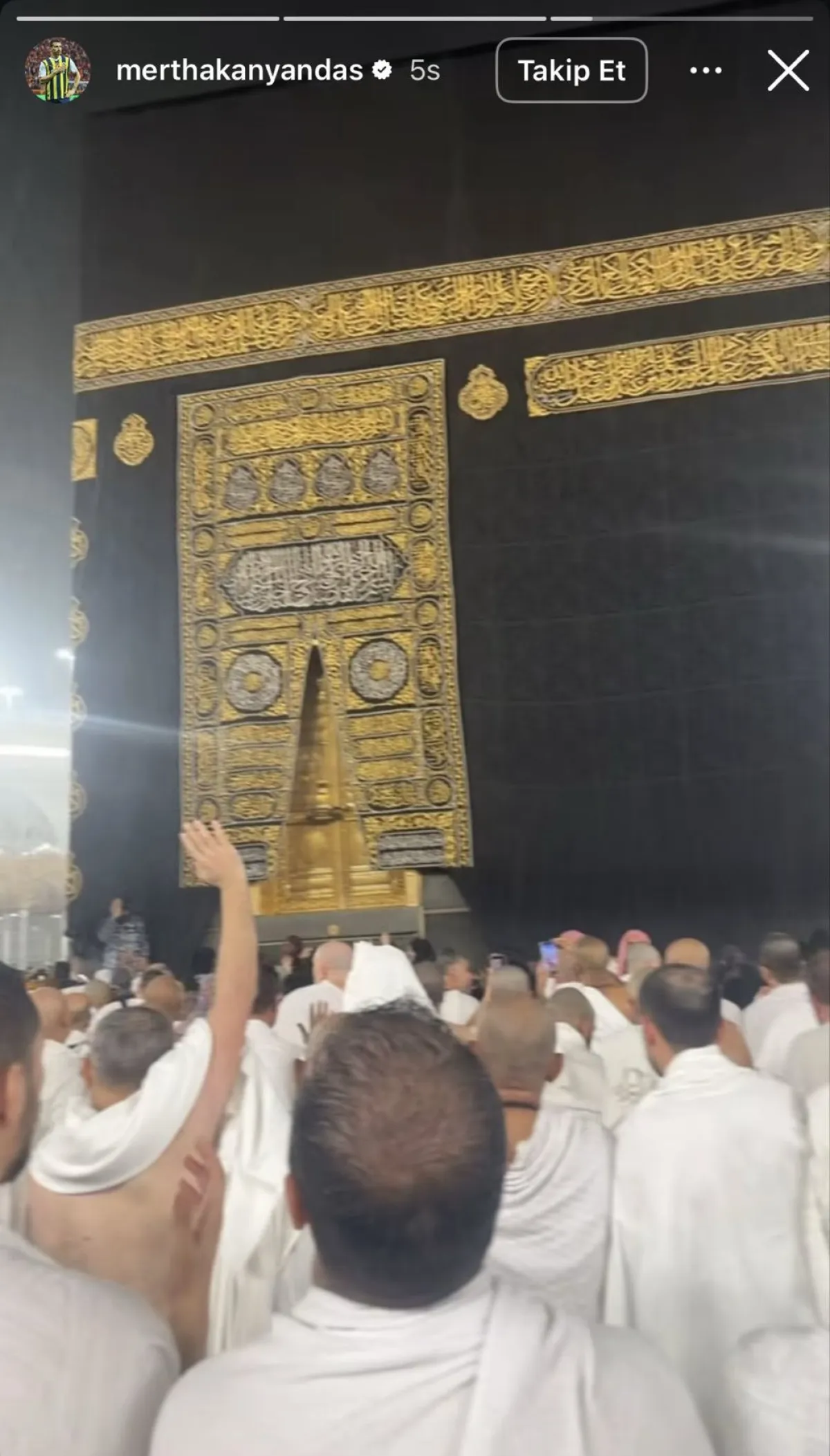 Fenerbahçe'nin Kaptanı Umreye Gitti! Mert Hakan Yandaş'tan Kabe Paylaşımı (10)