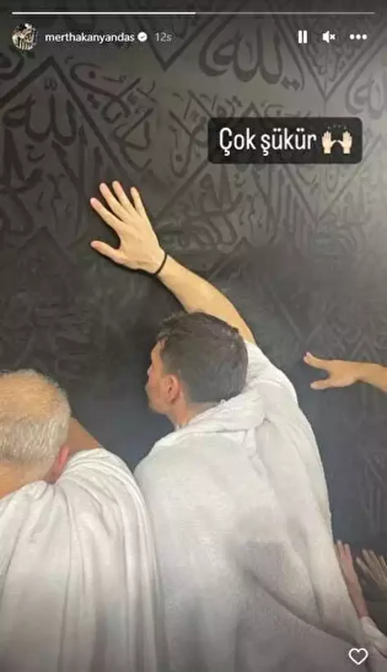 Fenerbahçe'nin Kaptanı Umreye Gitti! Mert Hakan Yandaş'tan Kabe Paylaşımı (9)