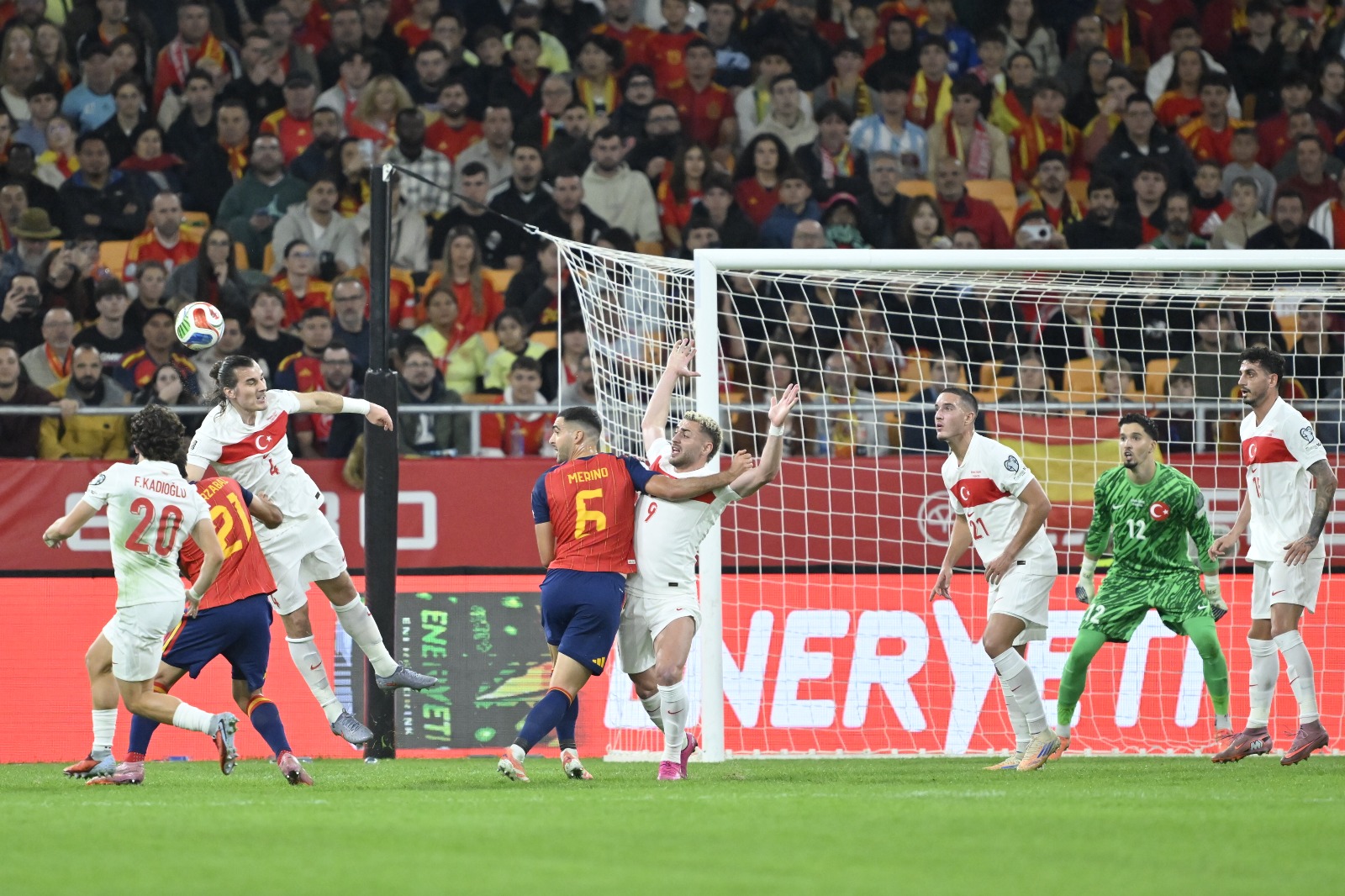 Futbol Devi İspanya’ya Futbol Dersi Verdik! Buraya Kadar Gol Yemeden Gelmişlerdi Ama Iki Gol Birden Attık (16)