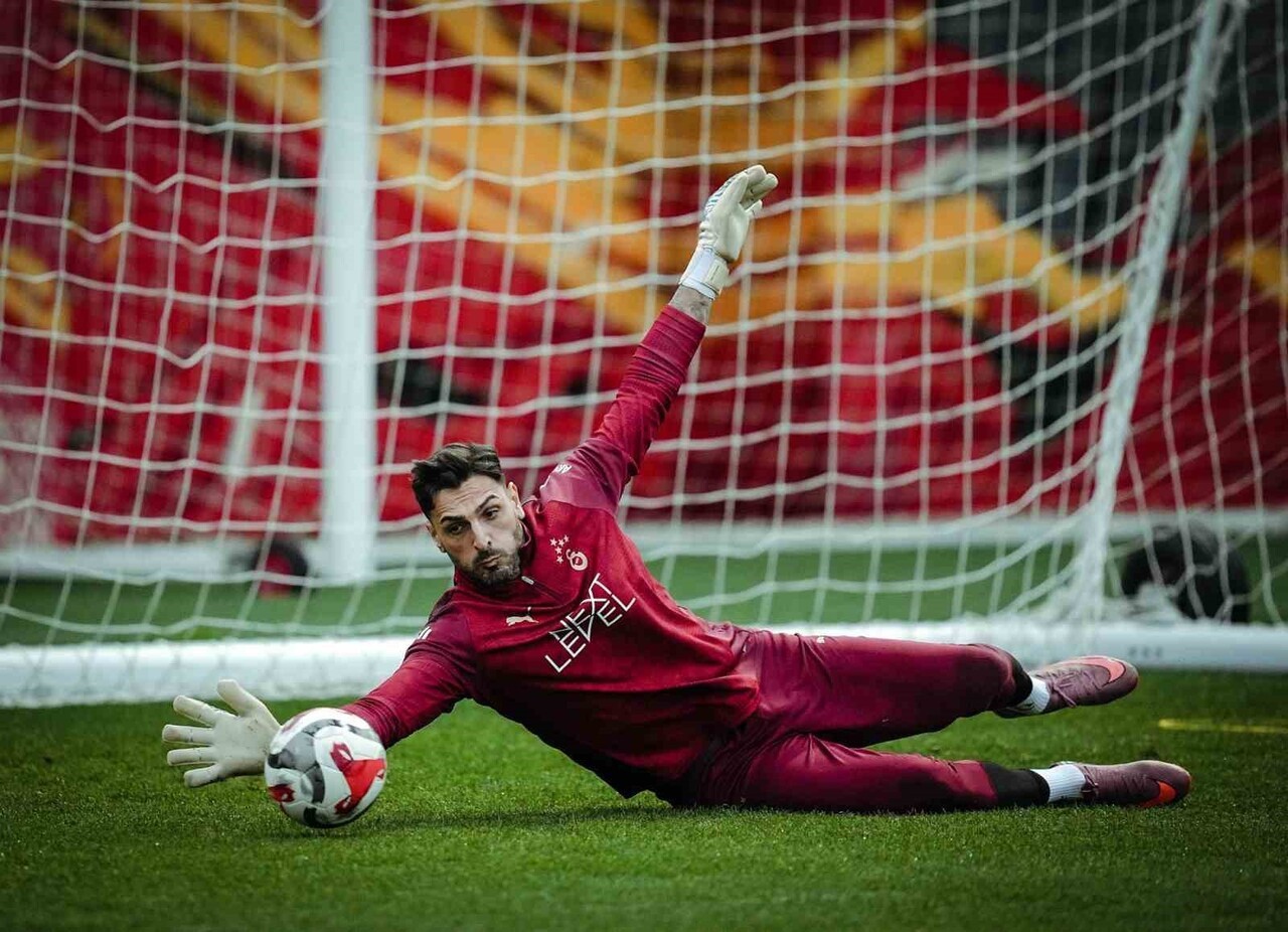 Galatasaray'da Gençlerbirliği Maçının Antrenmanı Devam Etti (1)