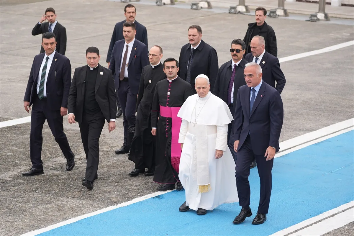 Geldi, Işini Yaptı Gitti! Papa 14. Leo Beyrut’a Geçti (1)