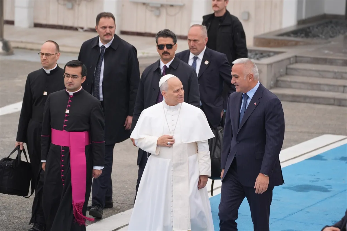 Geldi, Işini Yaptı Gitti! Papa 14. Leo Beyrut’a Geçti (2)