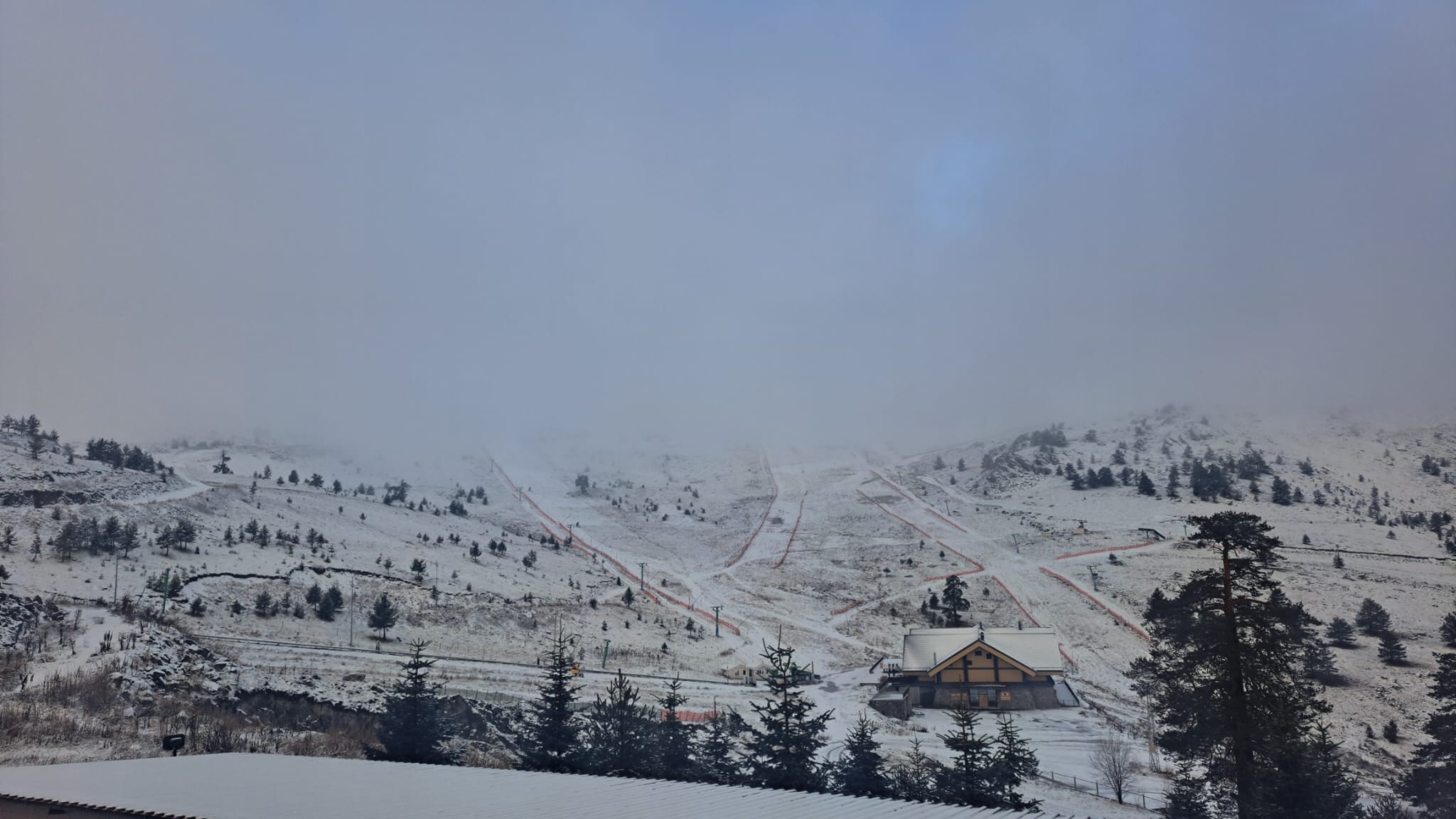 İşte Günün Hava Durumu Erciyes’e Kar Yağdı, Kars’ta Kırağı Etkili Oldu (1)-1
