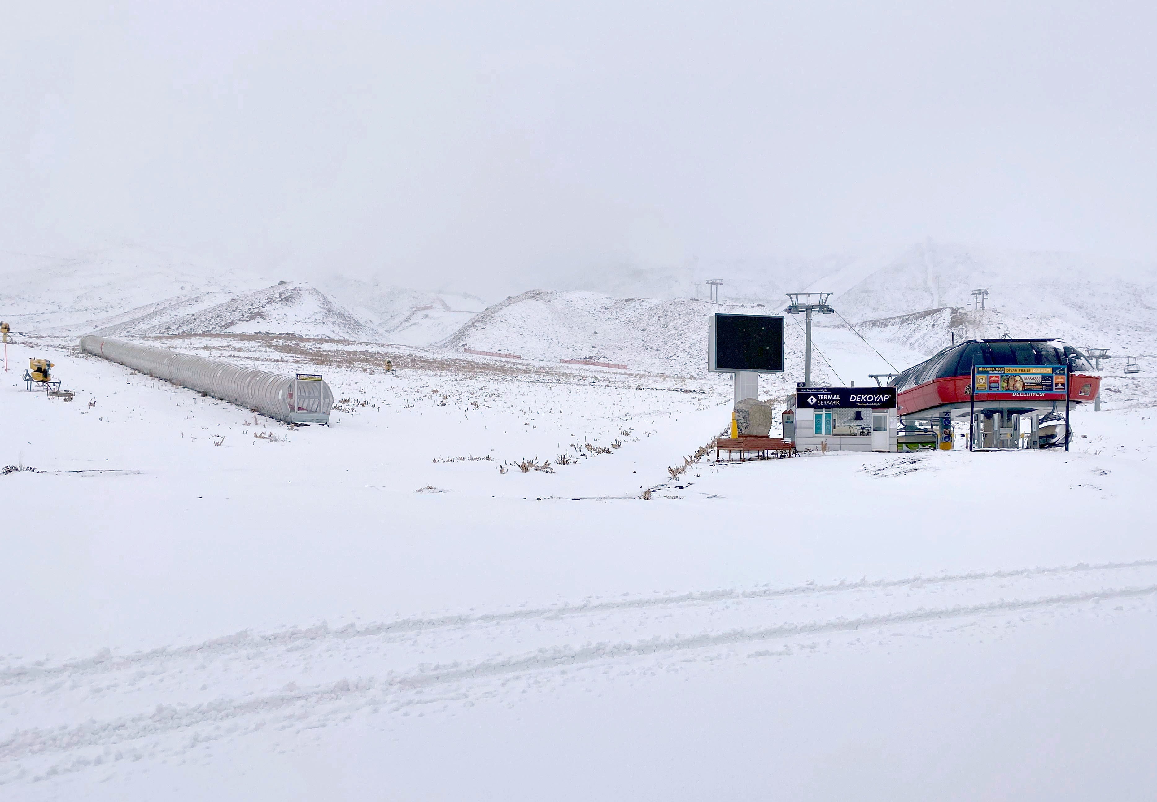 İşte Günün Hava Durumu Erciyes’e Kar Yağdı, Kars’ta Kırağı Etkili Oldu (1)-3