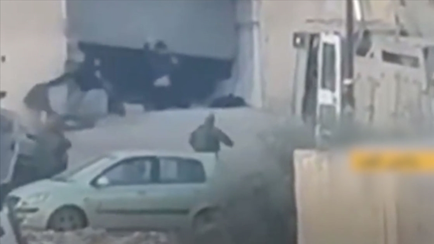 Katil İsrail Yine Yaptı Yapacağını! Cenin'de Kan Donduran Anlar Teslim Olanları Böyle Vurdular (1)