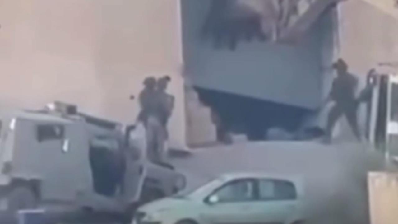 Katil İsrail Yine Yaptı Yapacağını! Cenin'de Kan Donduran Anlar Teslim Olanları Böyle Vurdular (2)