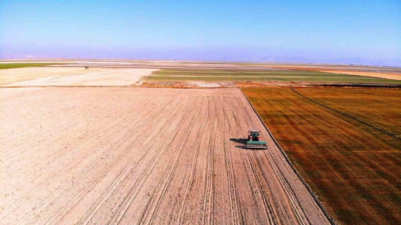 Konya Ovası'nda Kuraklık Alarmı Çiftçi Gözünü Kar Yağışına Dikti!H