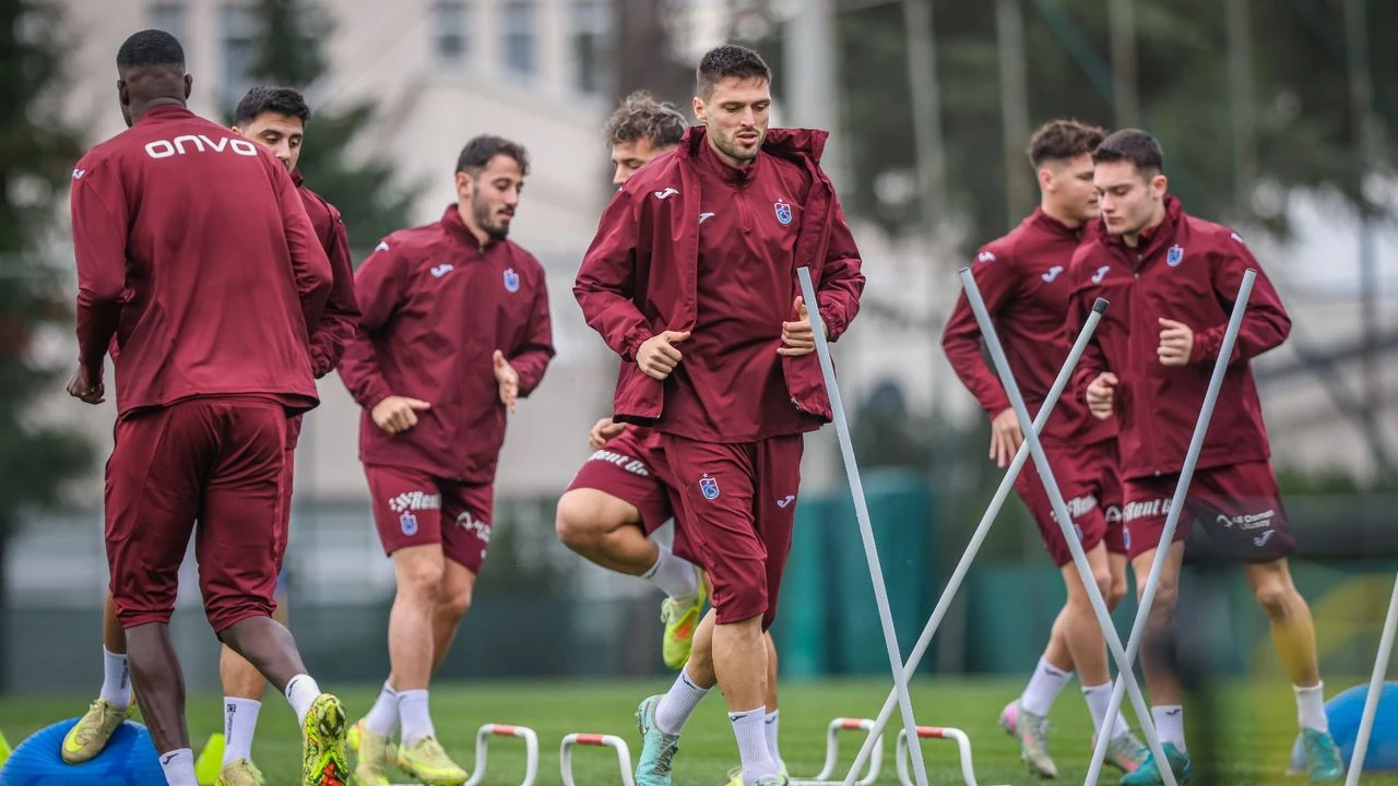 Trabzonspor, Başakşehir Maçına Hazırlanıyor İşte Antrenmanda Görüntüler (4)