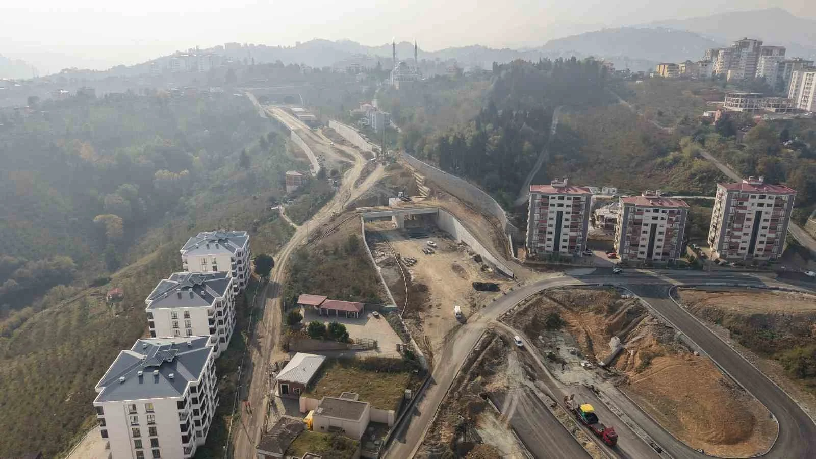 Trabzon’un Yeni Ulaşım Hattı Kanuni Bulvarı Çalışmaları Sürüyor-1