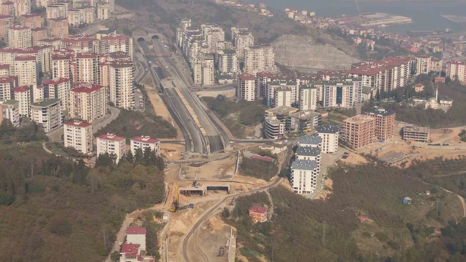 Trabzon’un Yeni Ulaşım Hattı Kanuni Bulvarı Çalışmaları Sürüyora-1