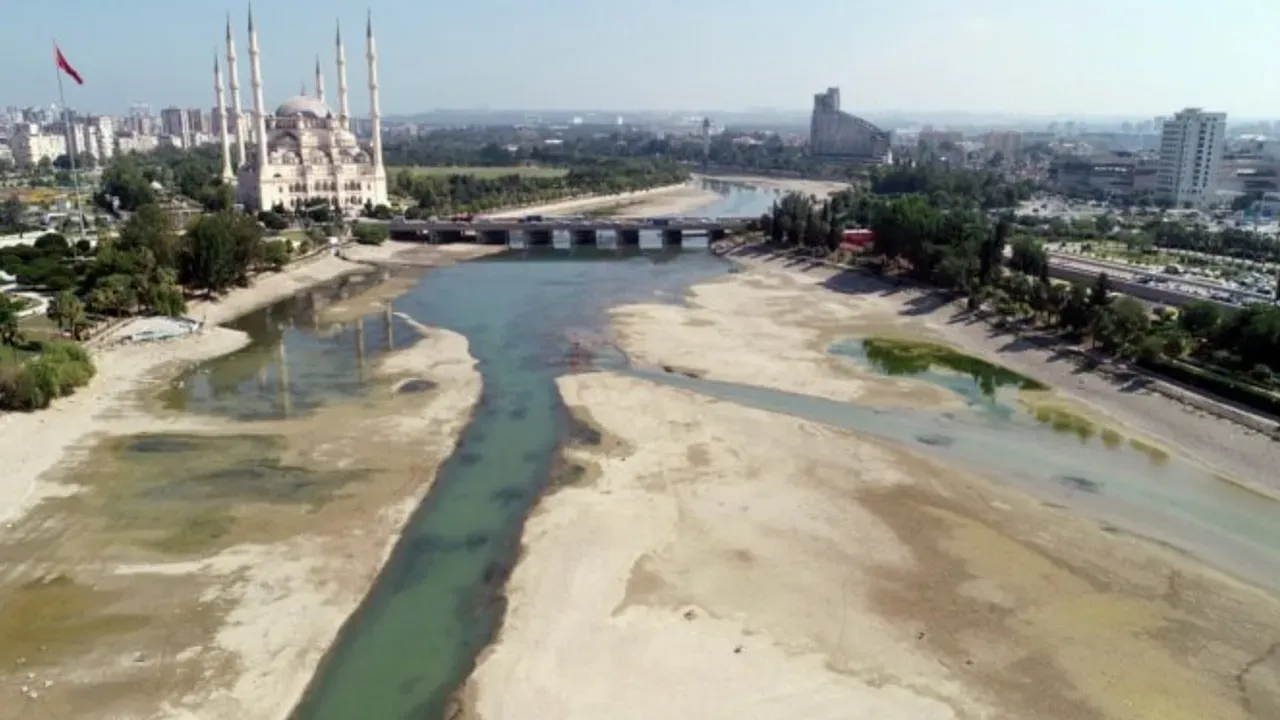 Yağmur Adana'yı Teğet Geçti Son 52 Yılın En Kurak Dönemi Yaşanıyor!-1