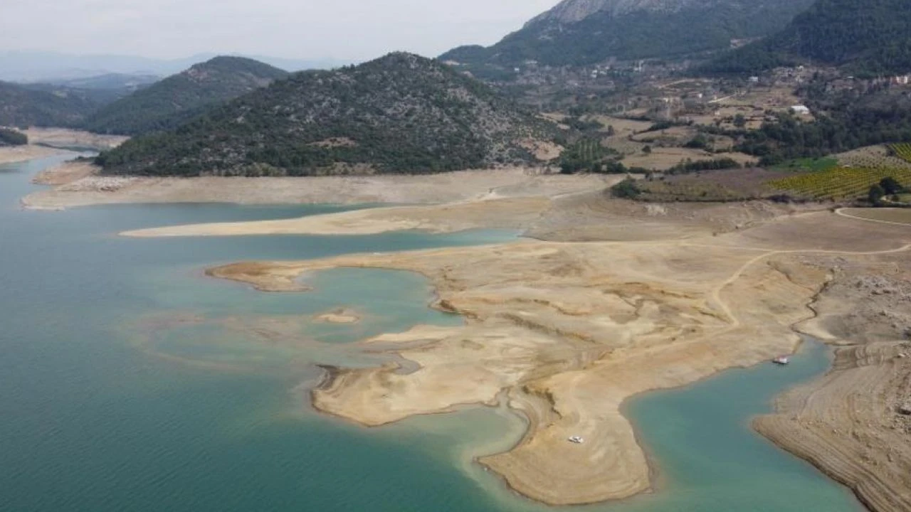 Yağmur Adana'yı Teğet Geçti Son 52 Yılın En Kurak Dönemi Yaşanıyor!R