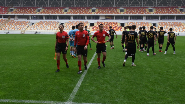 7 Kişiyle Çıktılar Maç Iptal Edildi (1)-2