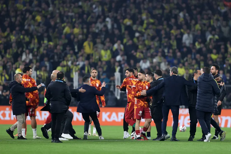 A A 20251201 39862823 39862816 F E N E R B A H C E G A L A T A S A R A Y 825295