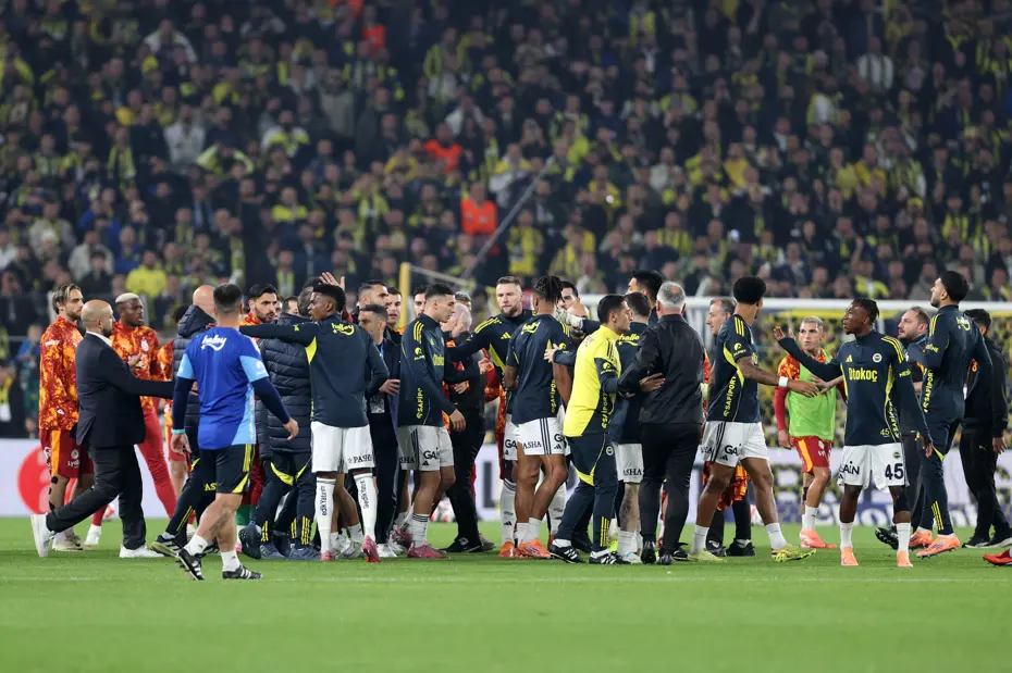 A A 20251201 39862823 39862820 F E N E R B A H C E G A L A T A S A R A Y 591390