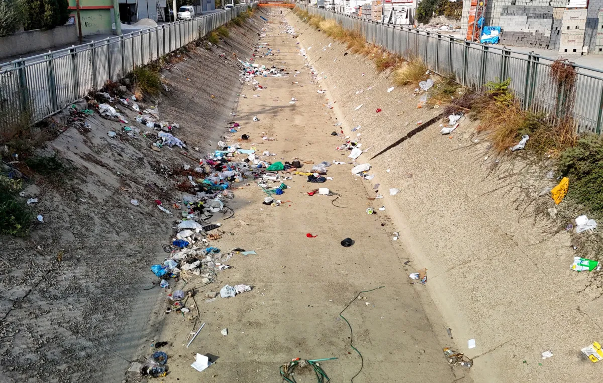 Adana’da Sulama Kanalları Çöplüğe Döndü! Dsi̇’ye Çifte Çağrı Ya Temizle Ya Kapat!G
