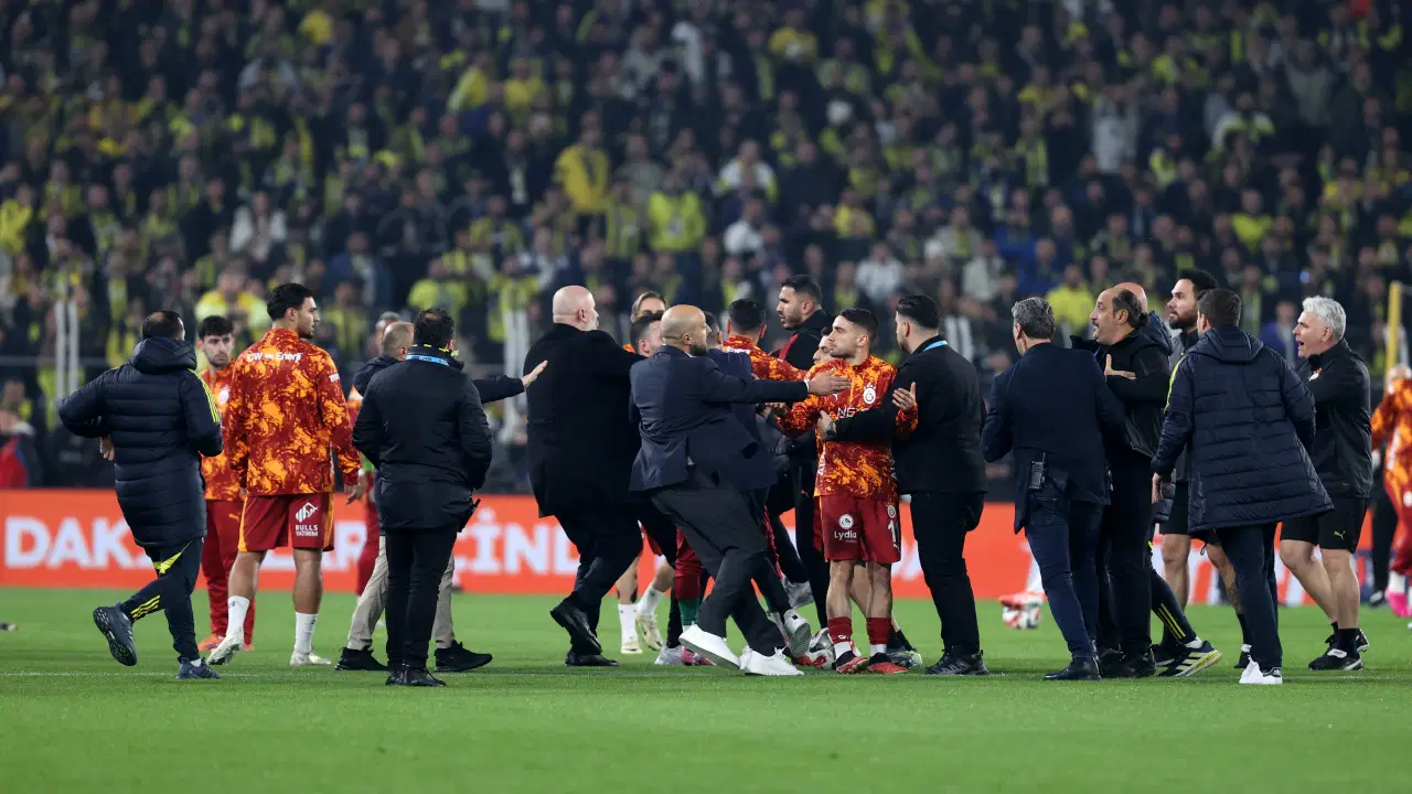 Aee322Aa Ffd4 413E A5F5 A25840959603