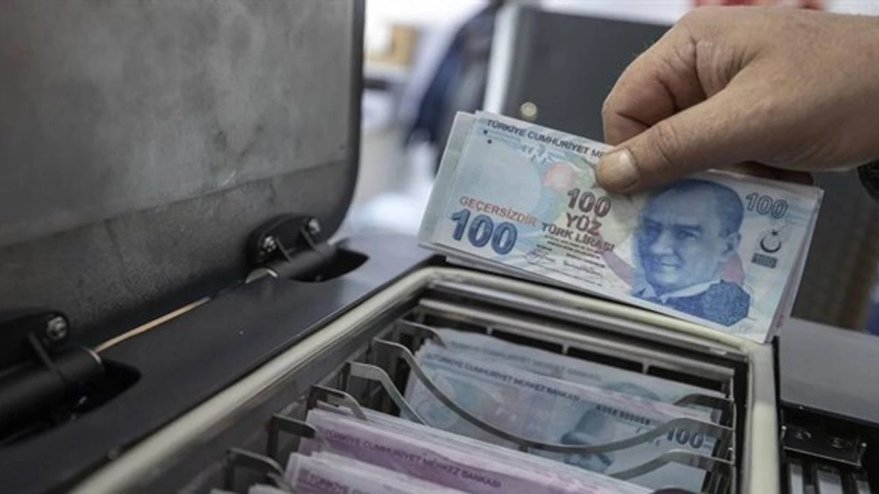 Asgari Ücretin Ardından Gözler Memur Ve Emekli Maaş Zammına Çevrildi İşte Masadaki Rakamlar! (2)-1