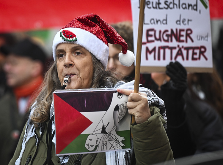 Berlin’de Filistin’e Destek Gösterisi “Alman Hükümeti İsrail’in Suç Ortağı” (1)