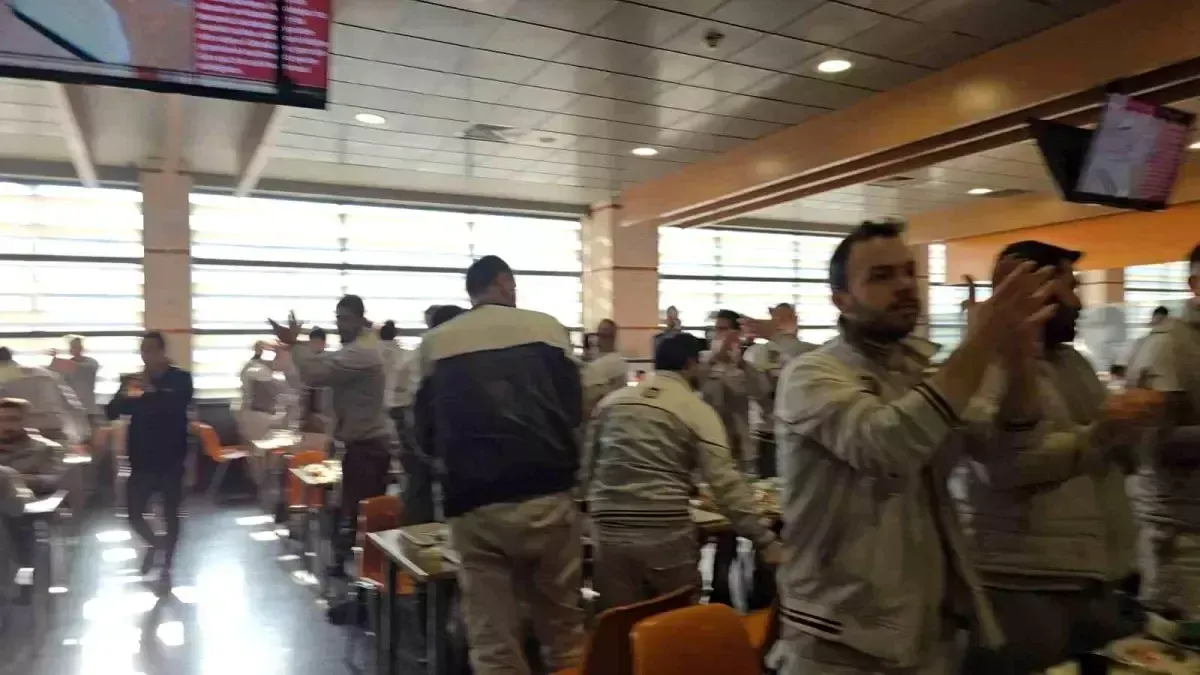 Bursa Nin Otomotiv Devi Tofas Ta Isyan 19366443 Amp