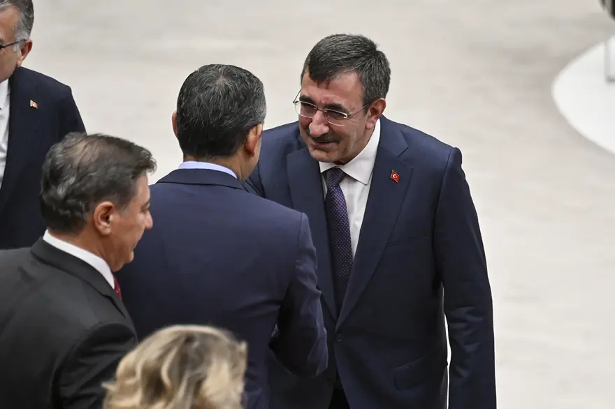 Bütçe Görüşmelerinin Son Gününde Meclis’te Dikkat Çeken Görüntüler (2)