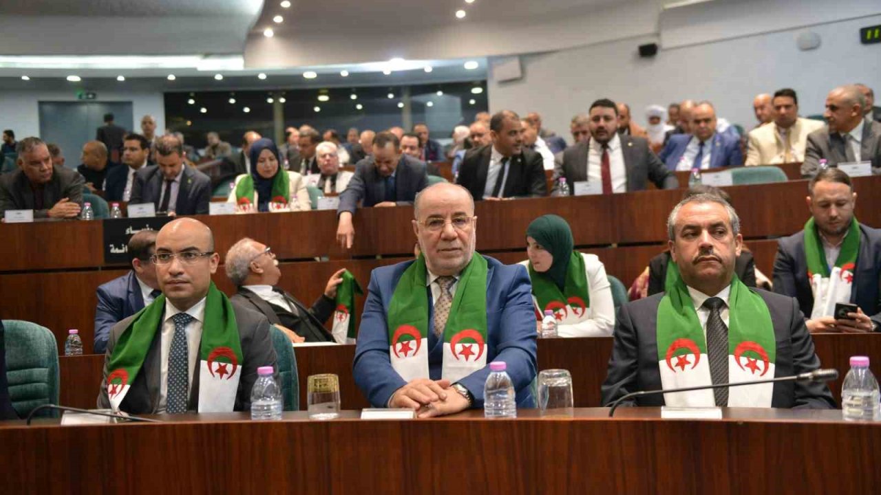 Cezayir’den Fransa’ya Tarihi Sömürge Tokadı Katliamlar Resmen Suç Sayıldı!S-1