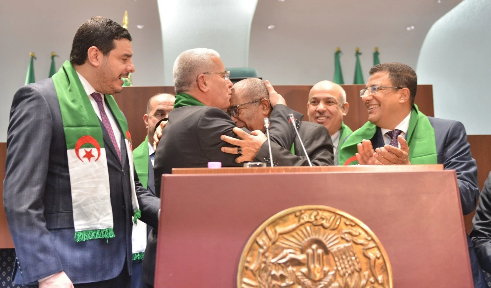 Cezayir’den Fransa’ya Tarihi Sömürge Tokadı Katliamlar Resmen Suç Sayıldı!T