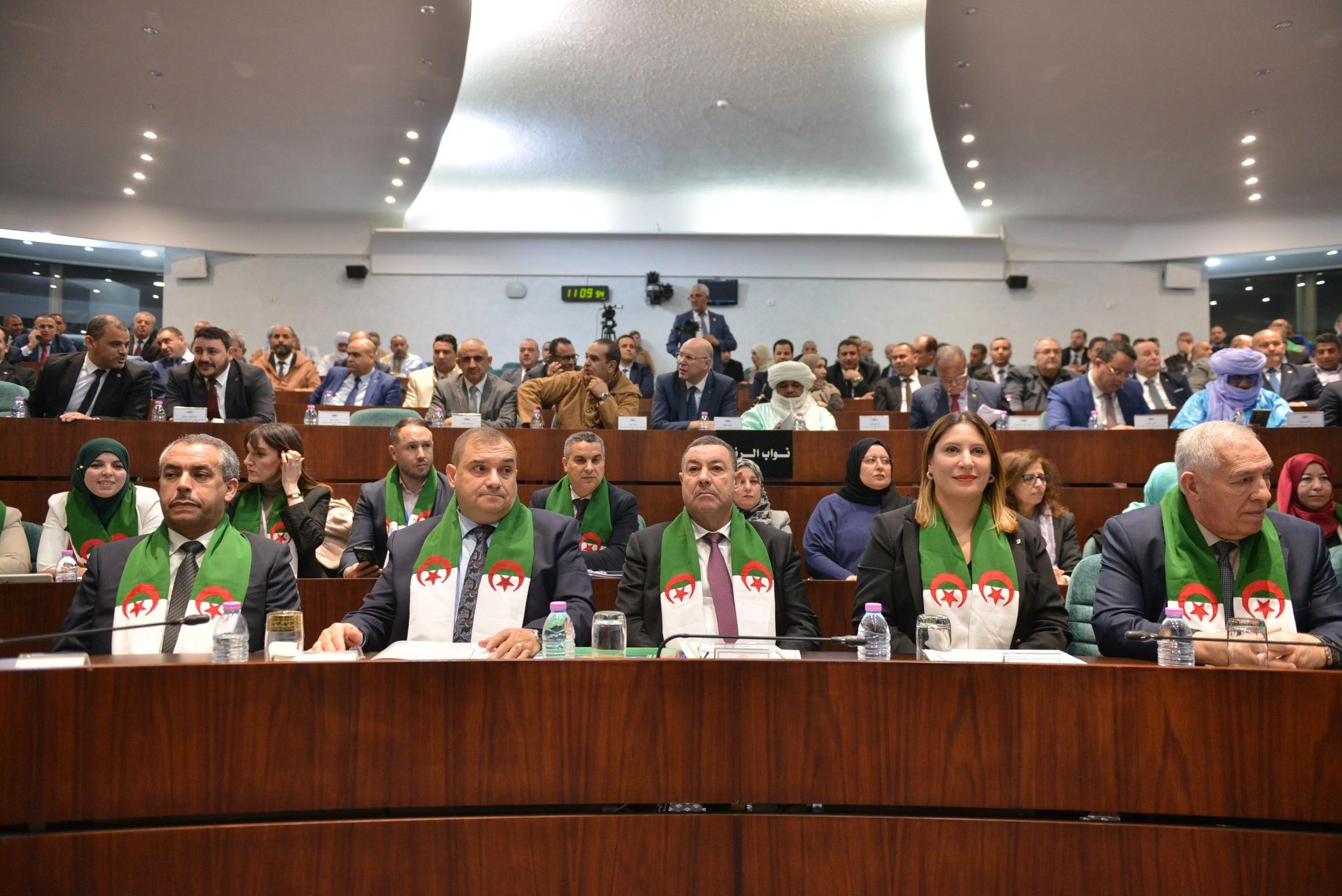 Cezayir’den Fransa’ya Tarihi Sömürge Tokadı Katliamlar Resmen Suç Sayıldı!Z