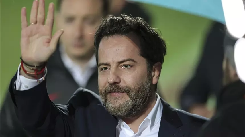 Erden Timur Kimdir, Neden Gözaltına Alındı Yöneltilen Suçlamalar Neler (1)-1