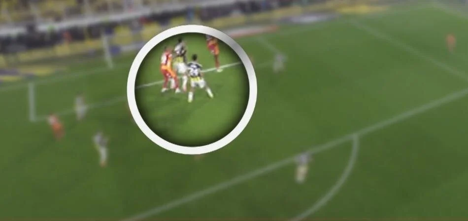 Fenerbahçe Galatasaray Maçındaki O Pozisyona Dikkat! Derbinin Tartışmalı Hakem Kararları! (20)