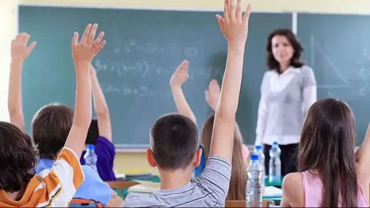 Fenomen Ogretmenlere Meb Denetimi Sosyal Medya Hesaplari Mercek Altinda