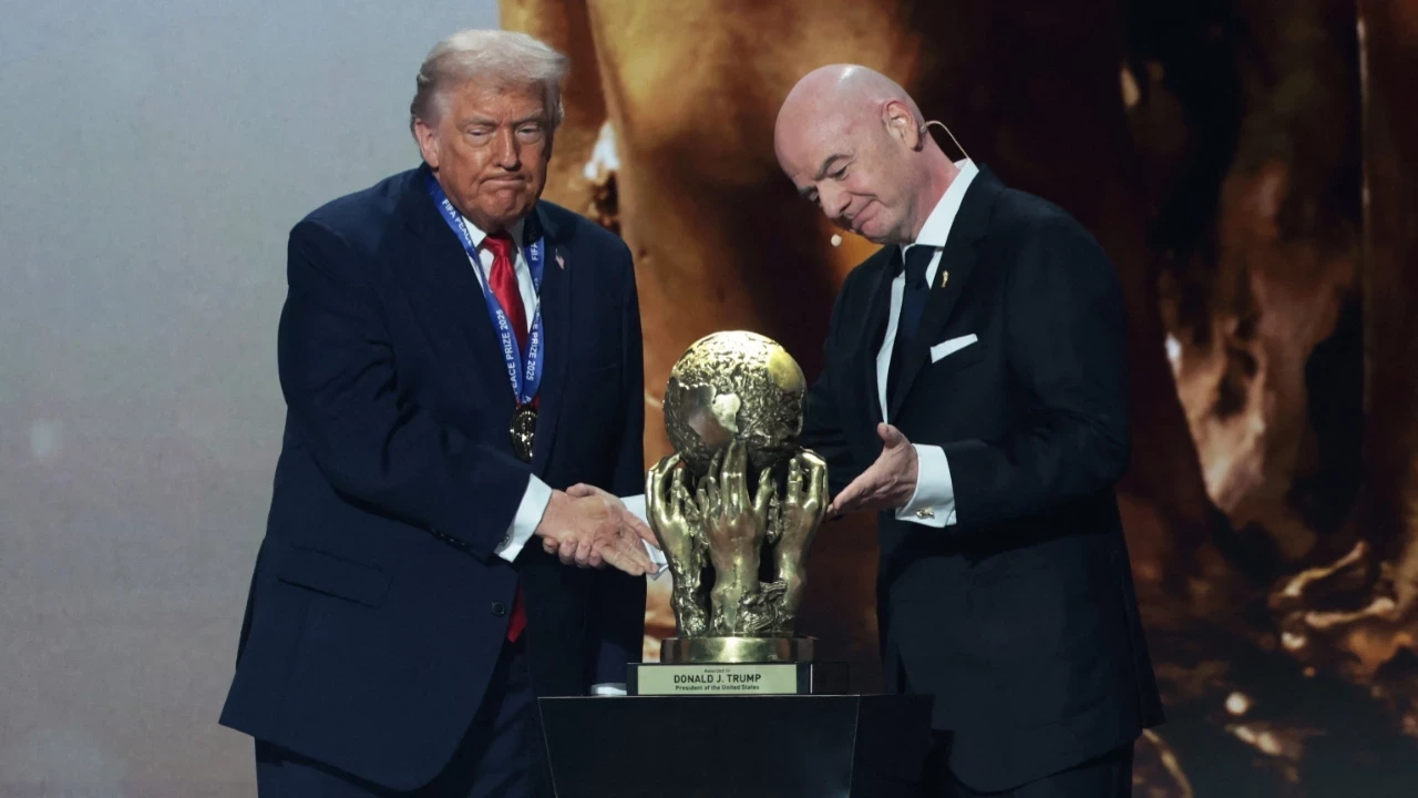 Fifadan Donald Trumpa Tartismali Odul W6Vb