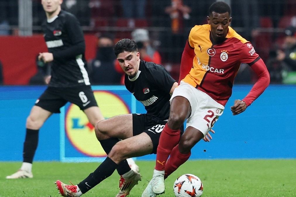 Galatasaray Aldığına Pişman Oldu Zararına Satıyor! (3)