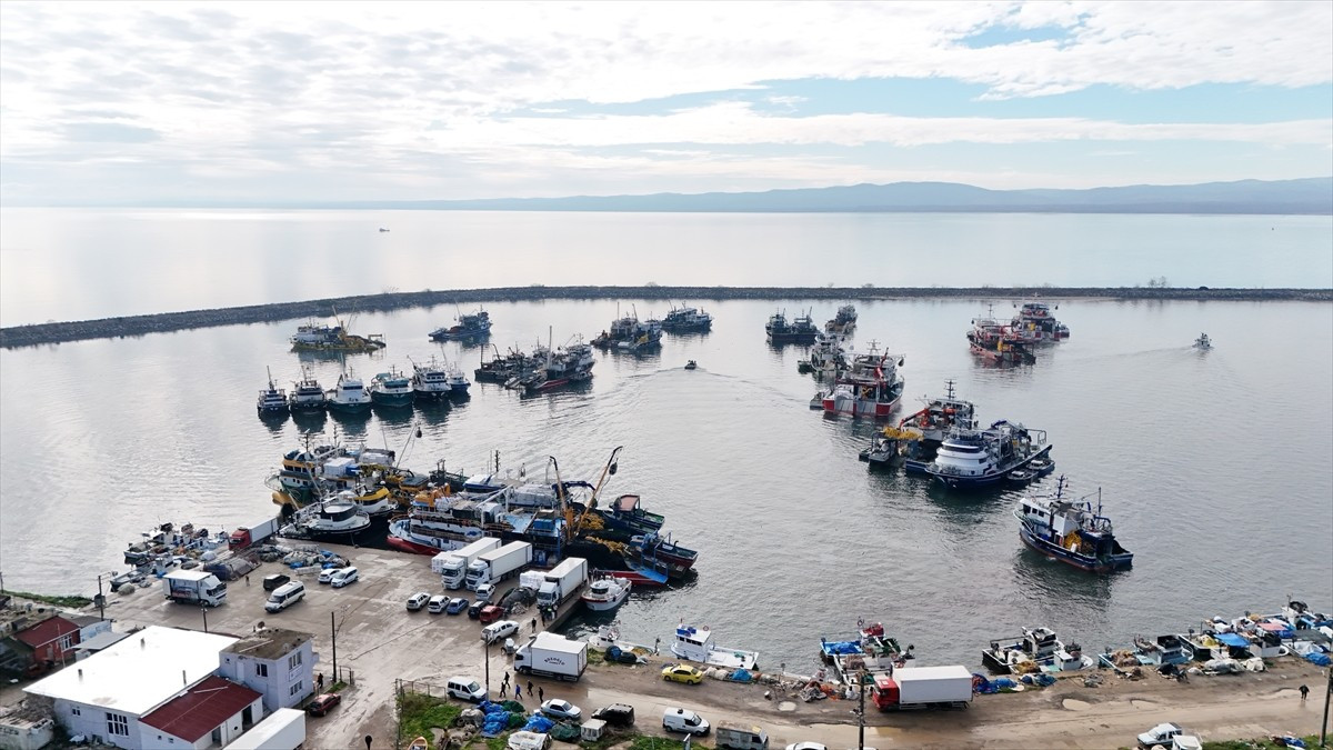 İğneada'da Av Mesaisi Karadeniz’in Hamsi Filosu Kırklareli’ye Demirledi!-3