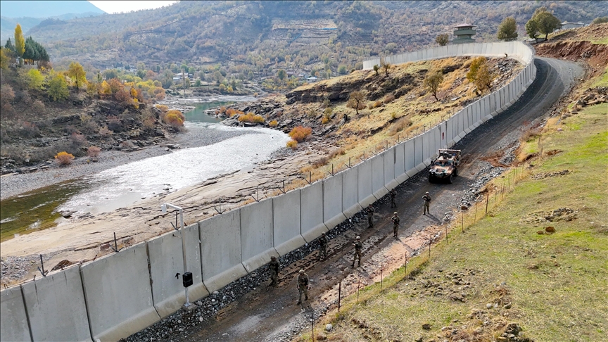 Irak Sınırına 2 Bin 152 Metre Güvenlik Duvarı Inşa Edildi (1)