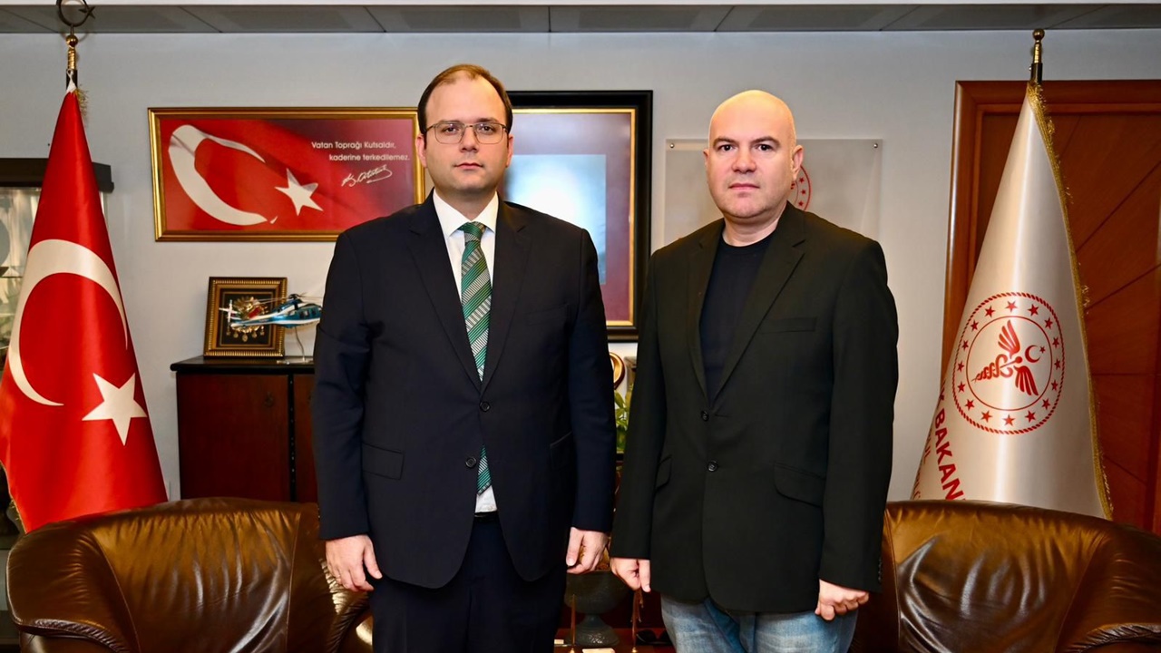 İstanbul İl Sağlık Müdürü Doç. Dr. Abdullah Emre Güner Erken Uyarı Sistemimizde Anlık Olarak Izleniyor 2