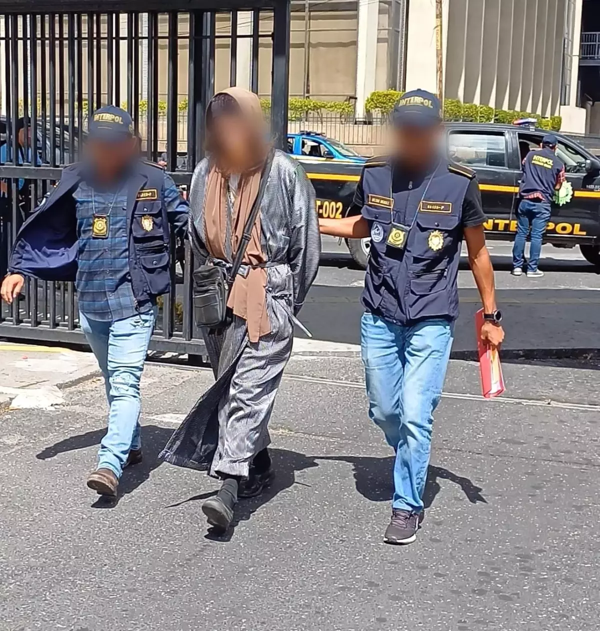 Kolombiya'da Sapkın Yahudi Tarikatına Baskın 17 Çocuk Kurtarıldı, 9 Kişi Sınır Dışı Edildi!S