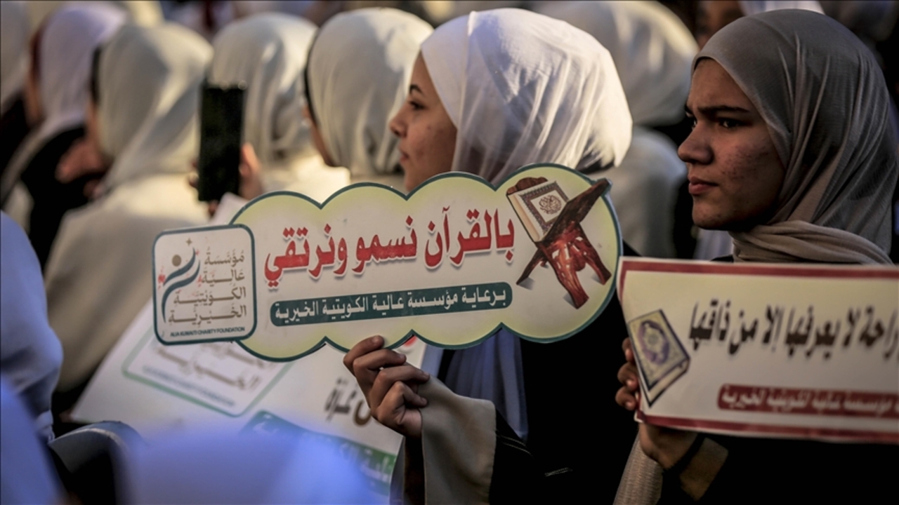 Kur’an’ın Nuru Karanlığı Deldi Gazze’nin Enkazları Arasında 500 Hafız Icazet Aldı!