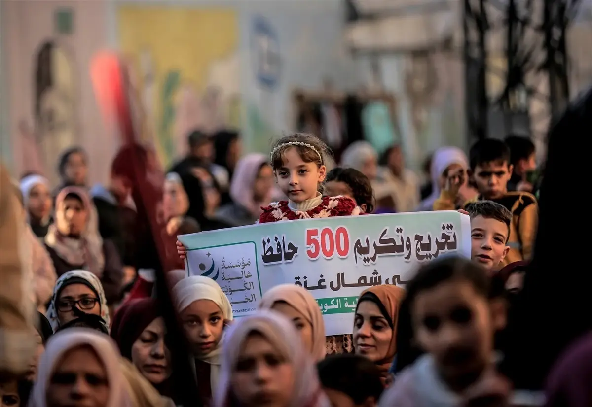 Kur’an’ın Nuru Karanlığı Deldi Gazze’nin Enkazları Arasında 500 Hafız Icazet Aldı!S