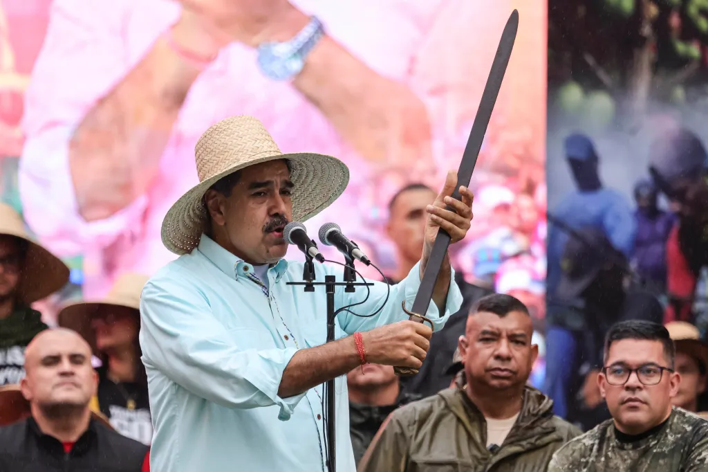 Maduro’dan Abd’ye Çifte Mesaj Önce Kılıçları Çekti Sonra Dans Etti! S-1