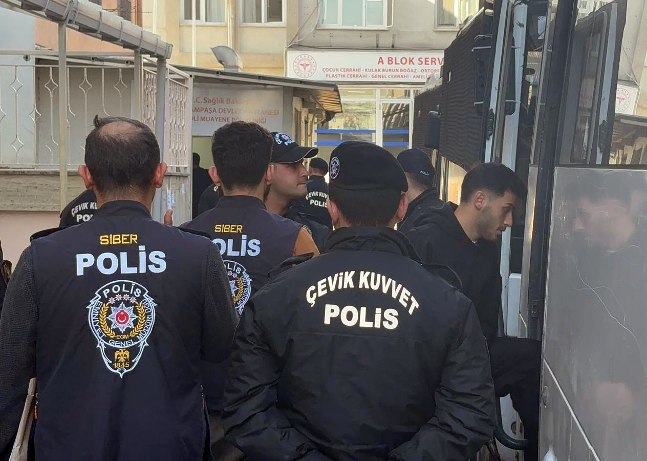 Mert Hakan Yandaş Ve Ahmet Çakar Sağlık Kontrolünden Geçirildi İşte Görüntüler (4)-1