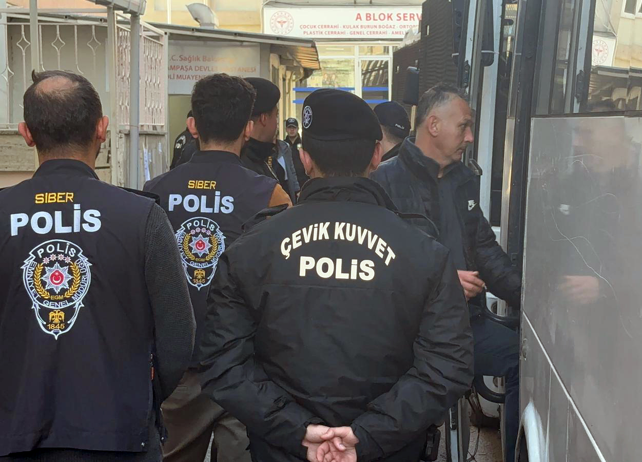 Mert Hakan Yandaş Ve Ahmet Çakar Sağlık Kontrolünden Geçirildi İşte Görüntüler (7)