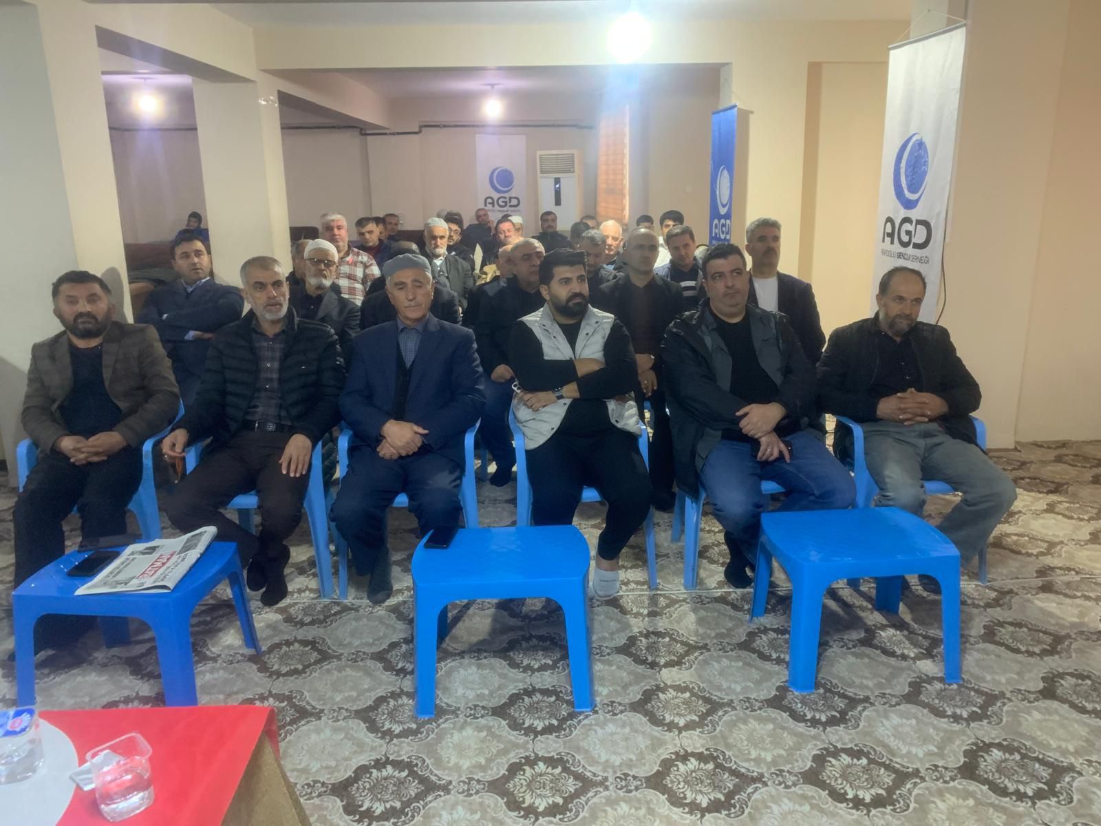 Millet Açlıkla Boğuşurken Gündem Papa Yapılıyor (2)